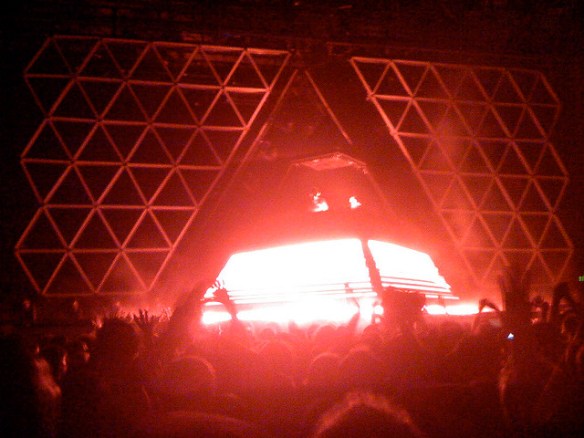 1201637432_a5c415b999_z